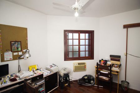 Casa à venda com 220m², 3 quartos e 2 vagas Casa à venda com 220m², 3 quartos e 2 vagasQuarto 2