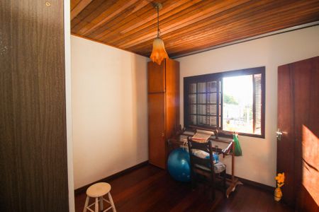 Casa à venda com 220m², 3 quartos e 2 vagas Casa à venda com 220m², 3 quartos e 2 vagasSuíte