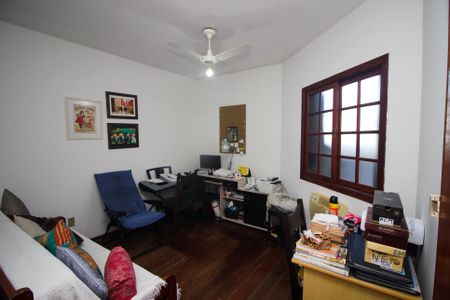 Casa à venda com 220m², 3 quartos e 2 vagas Casa à venda com 220m², 3 quartos e 2 vagasQuarto 2