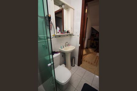 Casa à venda com 220m², 3 quartos e 2 vagas Casa à venda com 220m², 3 quartos e 2 vagasBanheiro Social