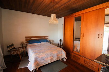 Casa à venda com 220m², 3 quartos e 2 vagas Casa à venda com 220m², 3 quartos e 2 vagasQuarto 1