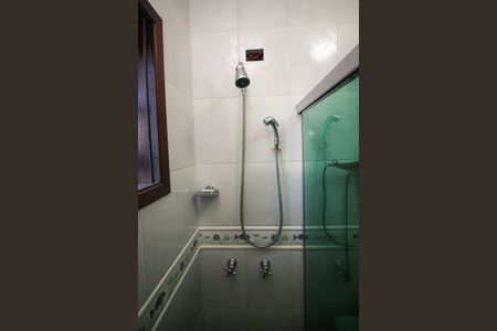 Casa à venda com 220m², 3 quartos e 2 vagas Casa à venda com 220m², 3 quartos e 2 vagasBanheiro Social