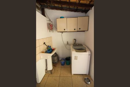 Casa à venda com 220m², 3 quartos e 2 vagas Casa à venda com 220m², 3 quartos e 2 vagasÁrea de Serviço