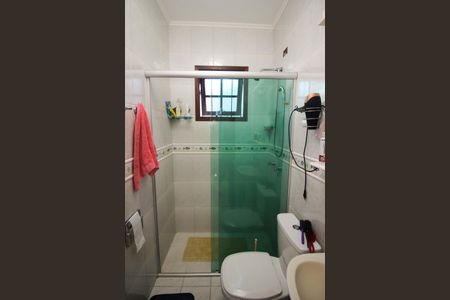 Casa à venda com 220m², 3 quartos e 2 vagas Casa à venda com 220m², 3 quartos e 2 vagasBanheiro Social