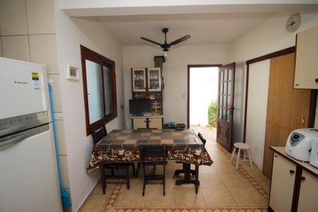 Casa à venda com 220m², 3 quartos e 2 vagas Casa à venda com 220m², 3 quartos e 2 vagasCozinha