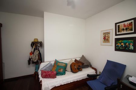 Casa à venda com 220m², 3 quartos e 2 vagas Casa à venda com 220m², 3 quartos e 2 vagasQuarto 2