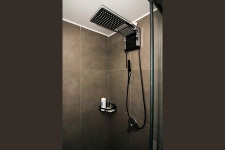 Banheiro de kitnet/studio à venda com 1 quarto, 37m² em Teresópolis, Porto Alegre