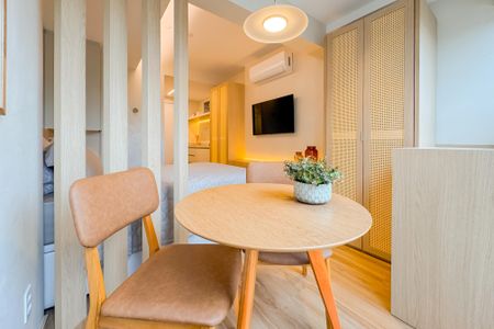 Studio para alugar com 19m², 1 quarto e sem vaga Studio para alugar com 19m², 1 quarto e sem vagaVaranda