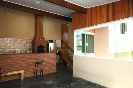 Casa à venda com 160m², 3 quartos e 6 vagasChurrasqueira