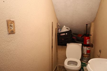 Casa à venda com 160m², 3 quartos e 6 vagasBanheiro de Serviço