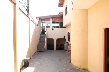 Casa à venda com 160m², 3 quartos e 6 vagasQuintal
