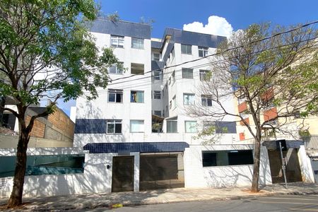 Apartamento à venda com 65m², 2 quartos e 1 vaga Apartamento à venda com 65m², 2 quartos e 1 vagaFachada