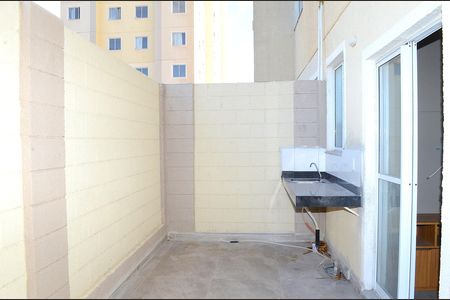 Apartamento para alugar com 73m², 2 quartos e 1 vagaÁrea de Serviço