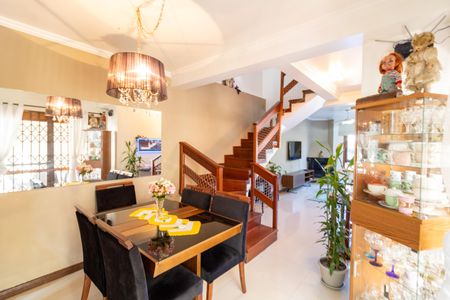 Sala de casa à venda com 3 quartos, 172m² em Espírito Santo, Porto Alegre