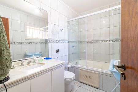 Casa à venda com 172m², 3 quartos e 3 vagasBanheiro da Suíte