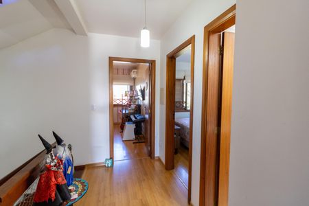 Casa à venda com 172m², 3 quartos e 3 vagasCorredor