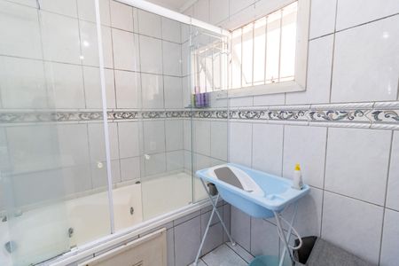 Casa à venda com 172m², 3 quartos e 3 vagasBanheiro da Suíte