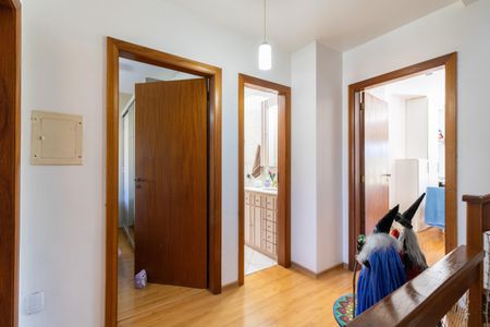 Casa à venda com 172m², 3 quartos e 3 vagasCorredor