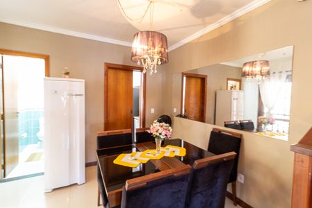 Casa à venda com 172m², 3 quartos e 3 vagasSala