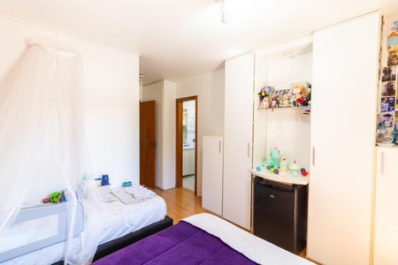 Casa à venda com 172m², 3 quartos e 3 vagasSuíte