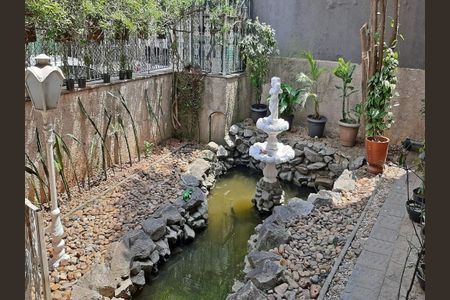 Casa à venda com 210m², 2 quartos e 2 vagas