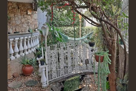 Casa à venda com 210m², 2 quartos e 2 vagas