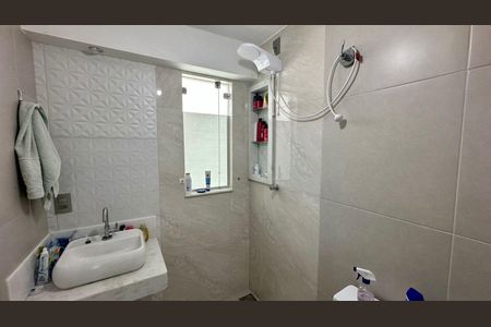 Casa à venda com 190m², 4 quartos e 1 vaga Casa à venda com 190m², 4 quartos e 1 vagaBanheiro Suíte