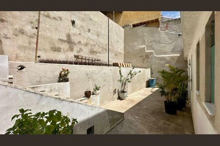 Casa à venda com 190m², 4 quartos e 1 vaga Casa à venda com 190m², 4 quartos e 1 vagaQuintal