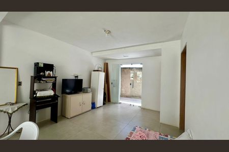 Sala de casa à venda com 4 quartos, 190m² em Planalto, Belo Horizonte