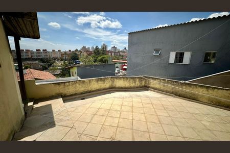Casa à venda com 190m², 4 quartos e 1 vaga Casa à venda com 190m², 4 quartos e 1 vagaVaranda