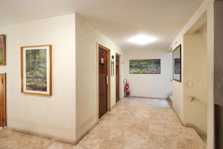 Apartamento à venda com 105m², 3 quartos e sem vagaÁrea comum