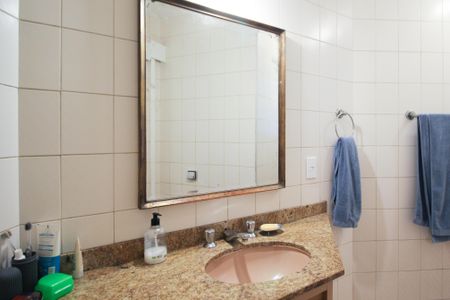 Apartamento à venda com 105m², 3 quartos e sem vagaBanheiro da Suíte