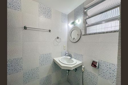 Apartamento à venda com 64m², 2 quartos e 1 vagaBanheiro Social