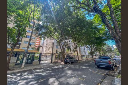 Apartamento para alugar com 117m², 4 quartos e 1 vagaFachada