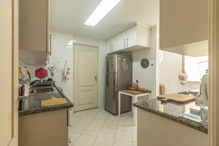 Apartamento para alugar com 117m², 4 quartos e 1 vagaCozinha