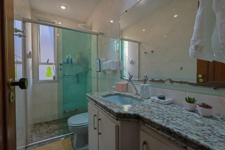 Apartamento à venda com 130m², 4 quartos e 2 vagas Apartamento à venda com 130m², 4 quartos e 2 vagasBanheiro Social