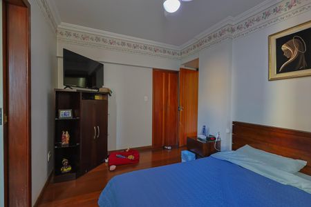 Apartamento à venda com 130m², 4 quartos e 2 vagas Apartamento à venda com 130m², 4 quartos e 2 vagasSuíte