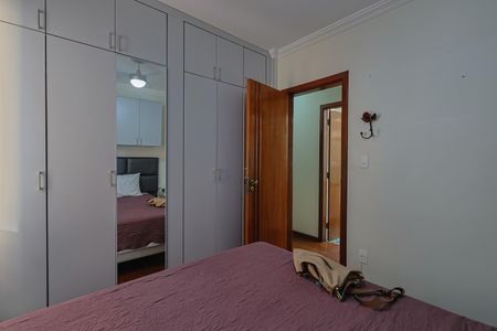 Apartamento à venda com 130m², 4 quartos e 2 vagas Apartamento à venda com 130m², 4 quartos e 2 vagasQuarto 1