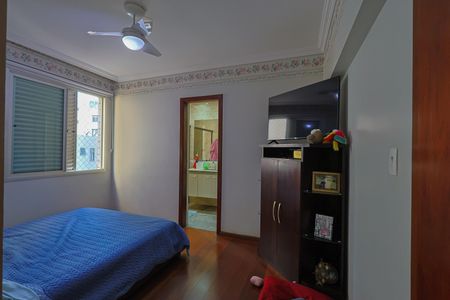 Apartamento à venda com 130m², 4 quartos e 2 vagas Apartamento à venda com 130m², 4 quartos e 2 vagasSuíte