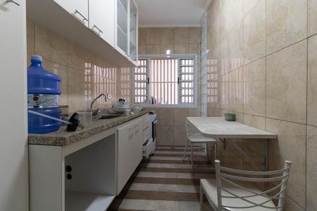 Casa à venda com 150m², 5 quartos e 2 vagas Casa à venda com 150m², 5 quartos e 2 vagasCozinha