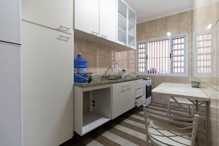 Casa à venda com 150m², 5 quartos e 2 vagas Casa à venda com 150m², 5 quartos e 2 vagasCozinha