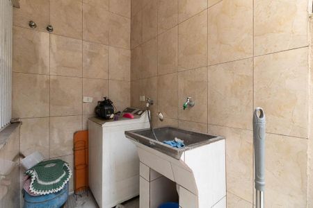 Casa à venda com 150m², 5 quartos e 2 vagas Casa à venda com 150m², 5 quartos e 2 vagasLavanderia