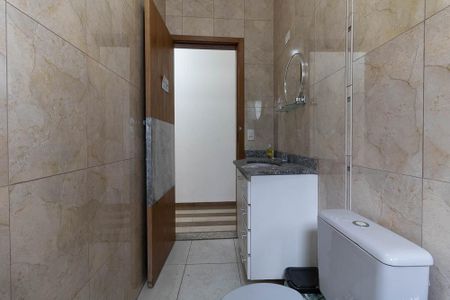 Casa à venda com 150m², 5 quartos e 2 vagas Casa à venda com 150m², 5 quartos e 2 vagasBanheiro Social 1