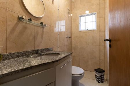 Casa à venda com 150m², 5 quartos e 2 vagas Casa à venda com 150m², 5 quartos e 2 vagasBanheiro Social 2