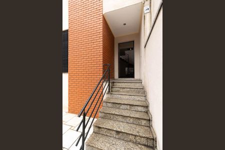 Casa à venda com 150m², 5 quartos e 2 vagas Casa à venda com 150m², 5 quartos e 2 vagasEntrada