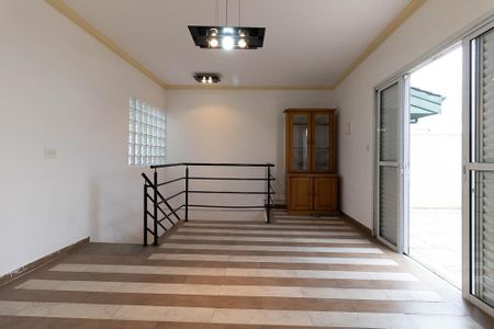 Casa à venda com 150m², 5 quartos e 2 vagas Casa à venda com 150m², 5 quartos e 2 vagasSala 2