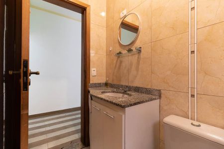 Casa à venda com 150m², 5 quartos e 2 vagas Casa à venda com 150m², 5 quartos e 2 vagasBanheiro Social 2