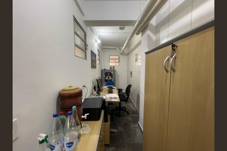 Casa à venda com 235m², 3 quartos e 5 vagasEscritório