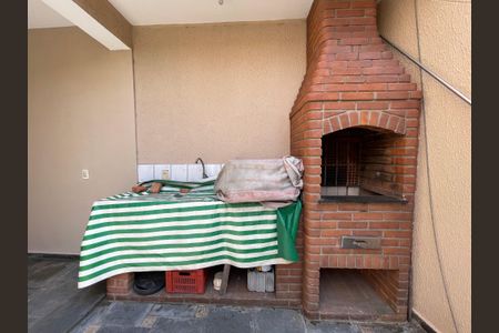 Casa à venda com 235m², 3 quartos e 5 vagasChurrasqueira