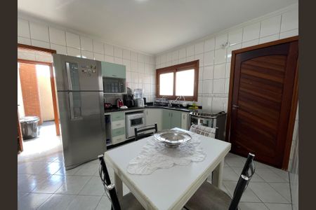 Casa à venda com 235m², 3 quartos e 5 vagasCozinha